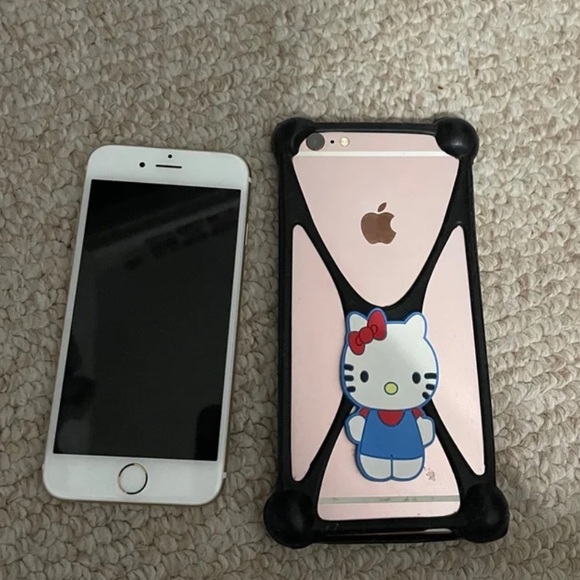 Hello Kitty Phone Case - Picture 4 of 5